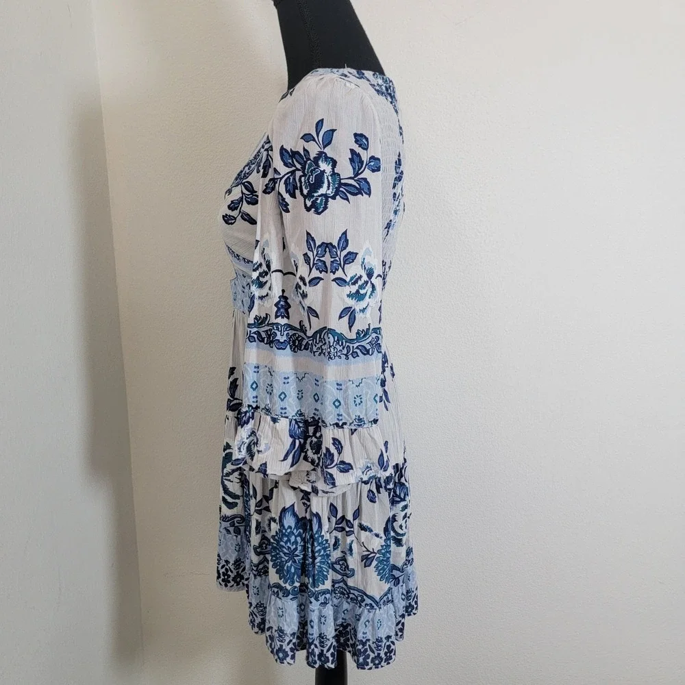 Angie Womens Boho Floral Twist Front Cutout Tiered Mini Dress Blue White Medium - Picture 4 of 12